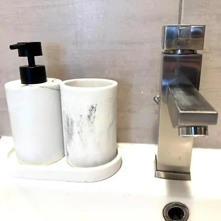 Arina & Julien Centre