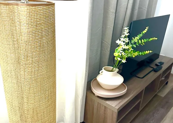 Arina & Julien Centre *